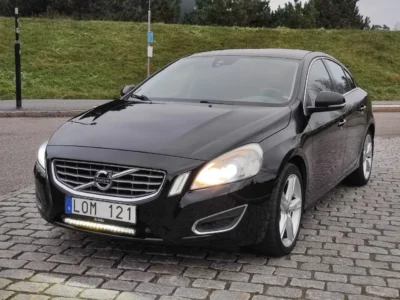 Volvo S60 D5 Momentum 205hk – NYSERV/NYBES – Begagnade bilar Värmdö