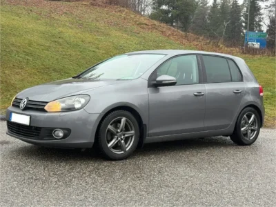 Volkswagen Golf 1.6 TDI DSG Ny växellåda Kamrem bytt – Begagnade bilar Tyresö