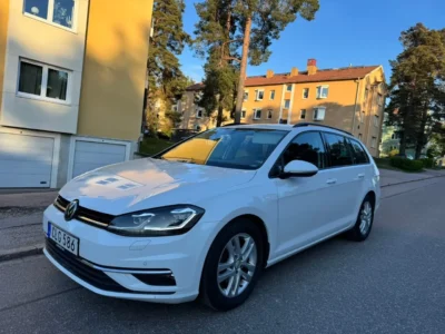 Volkswagen Golf VII Sportscombi 1.6 TDI DPF BMT Manuell – Begagnade bilar Västerås