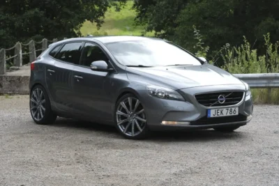 Volvo V40 T2 Kinetic – Begagnade bilar Växjö